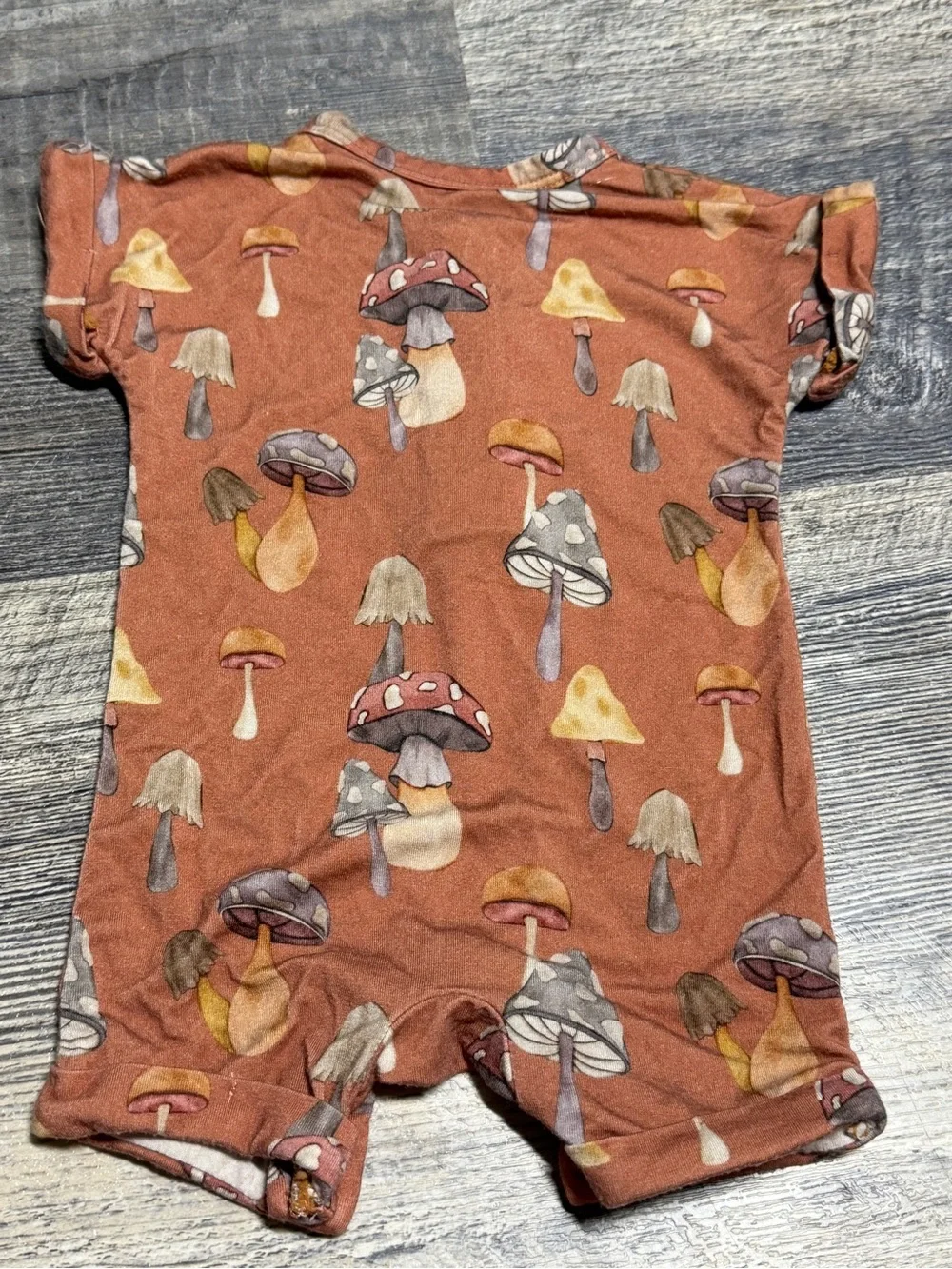 William & Ryan Bamboo Mushroom Print Romper 0-3M Baby Unisex Henley Short Sleeve